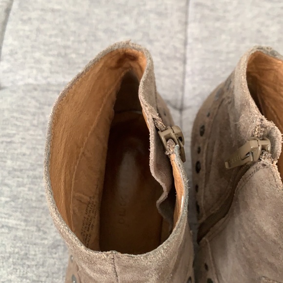 Corso Como ankle bootie taupe suede size 6 1/2M - Picture 7 of 13